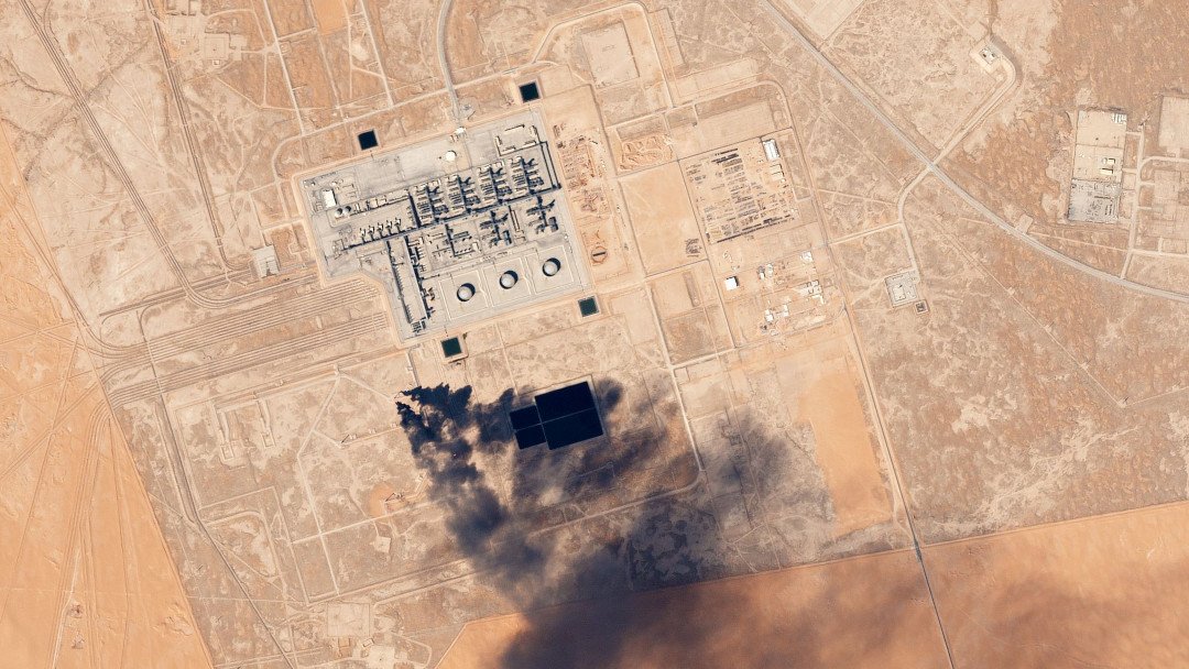 Image: pollution from the Saudi Aramco Khurais Oil Processing Facility, visible from space. HSBC is a major banker for Saudi Aramco. Image credit: Planet Labs, Inc.